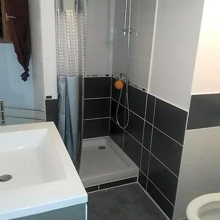 Le Camélia De La Mazarié 3*