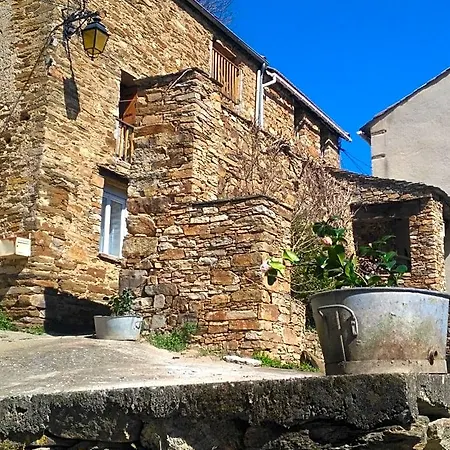 Le Camélia De La Mazarié Couette-café
